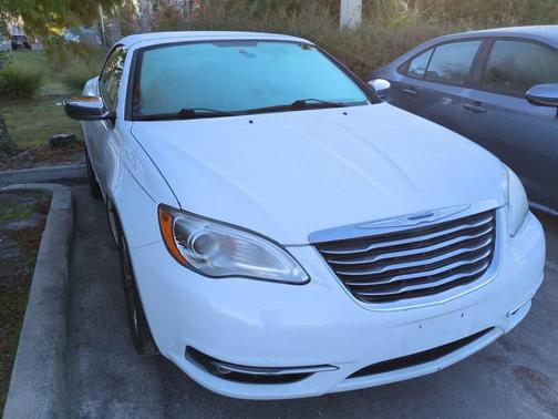 2013 Chrysler 200 Limited