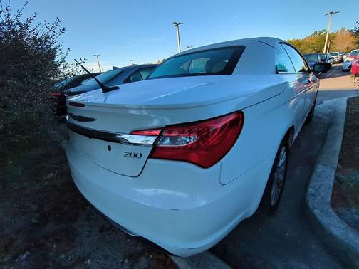 2013 Chrysler 200 Limited