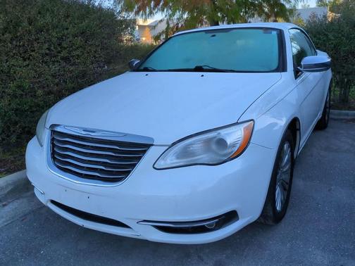 2013 Chrysler 200 Limited