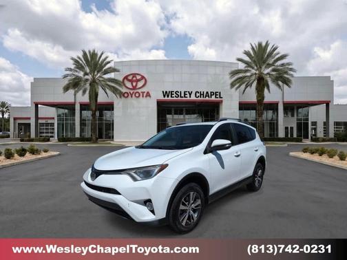Super White 2018 Toyota RAV4 XLE