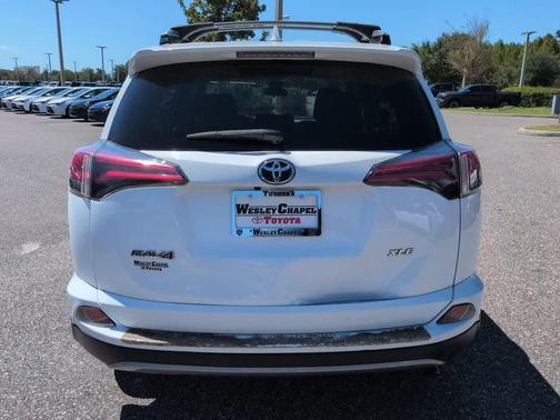 Super White 2018 Toyota RAV4 XLE