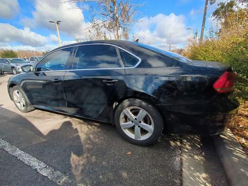 2013 Volkswagen Passat 2.5 SE