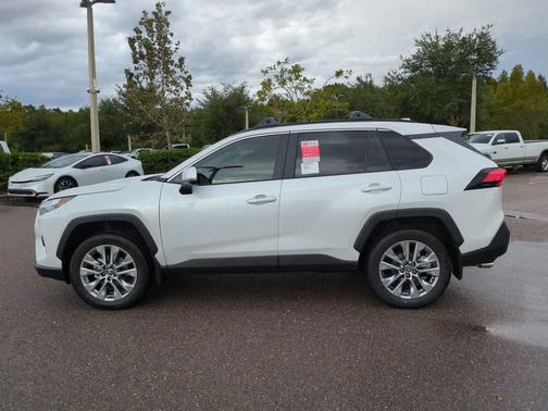 2025 Toyota RAV4 XLE Premium