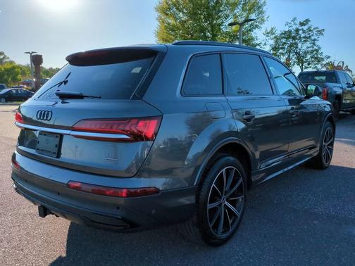 2021 Audi Q7 55 Prestige