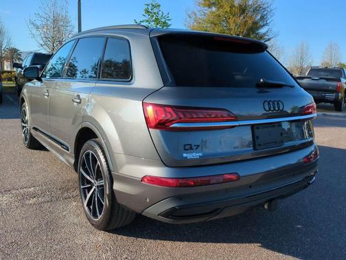2021 Audi Q7 55 Prestige