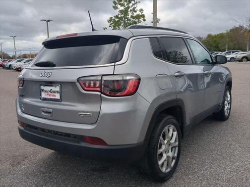 2022 Jeep Compass Latitude Lux