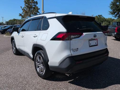 Ice Cap 2023 Toyota RAV4 Hybrid XLE