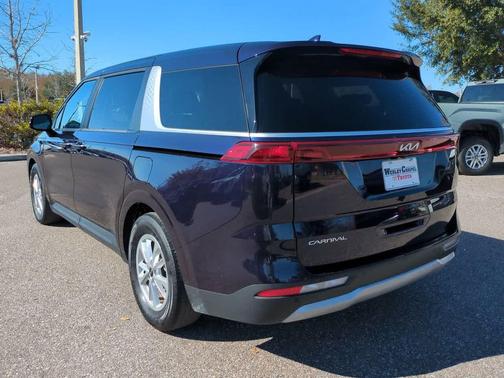 2024 Kia Carnival LX