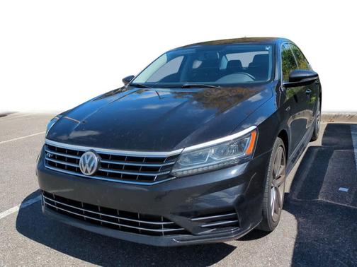 2017 Volkswagen Passat 1.8T R-Line w/Comfort