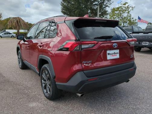 2023 Toyota RAV4 Hybrid XLE Premium