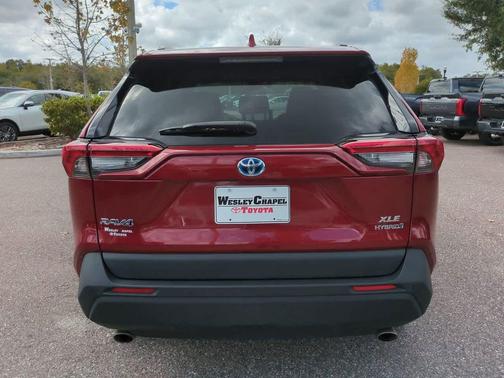 2023 Toyota RAV4 Hybrid XLE Premium