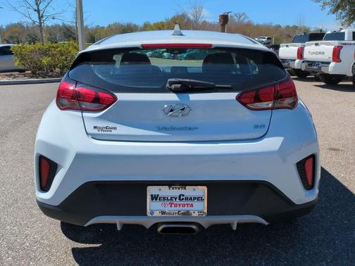 2019 Hyundai Veloster 2