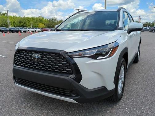 2024 Toyota Corolla Cross LE