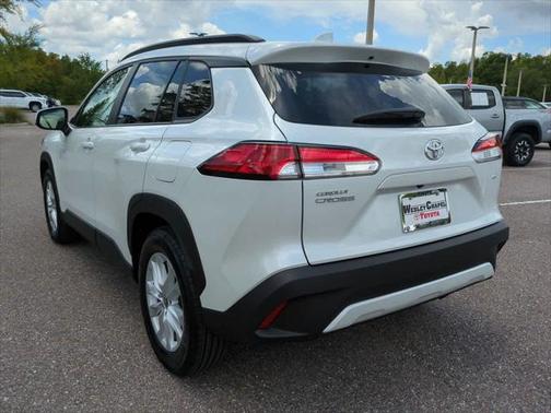 2024 Toyota Corolla Cross LE