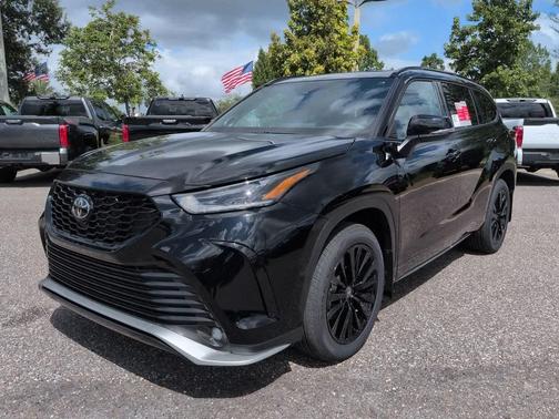 Midnight Black Metallic 2026 Toyota Highlander XSE