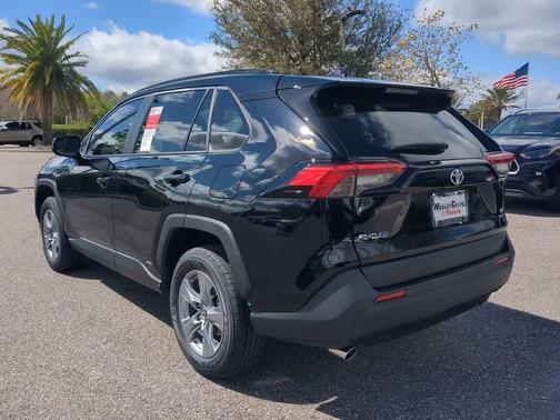 2025 Toyota RAV4 Hybrid LE
