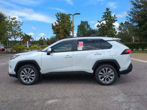 2025 Toyota RAV4 XLE Premium