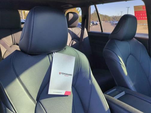 2026 Toyota Highlander Hybrid Base