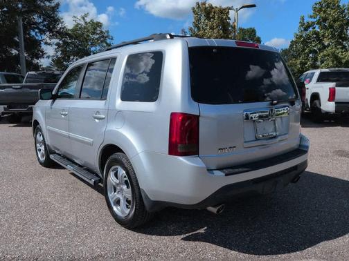 Silver 2014 Honda Pilot EX-L