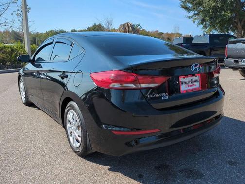 2018 Hyundai ELANTRA SE