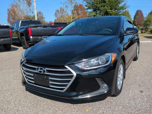 2018 Hyundai ELANTRA SE