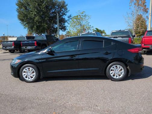 2018 Hyundai ELANTRA SE