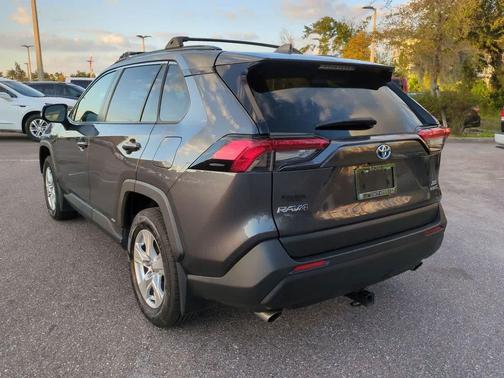 2021 Toyota RAV4 Hybrid XLE