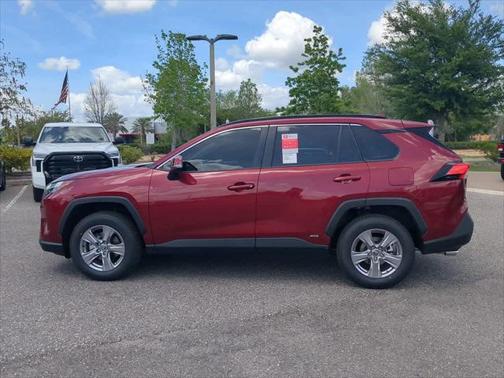 2025 Toyota RAV4 Hybrid XLE