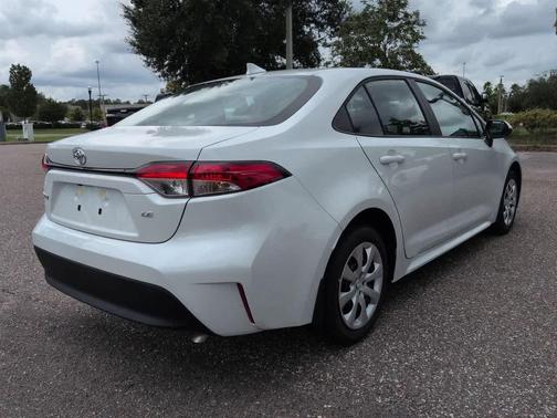 Wind Chill Pearl 2027 Toyota Corolla LE