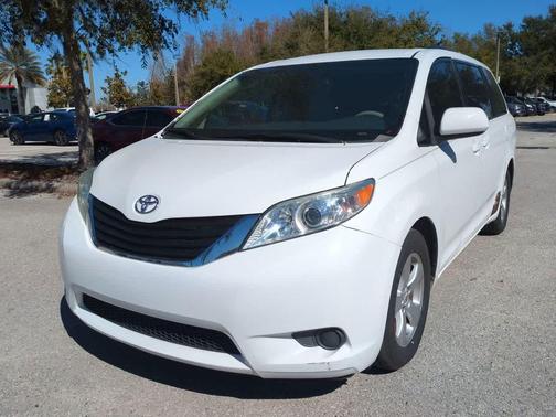 2013 Toyota Sienna LE