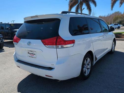 2013 Toyota Sienna LE