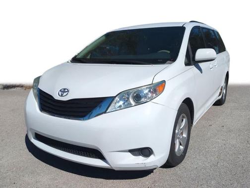 2013 Toyota Sienna LE