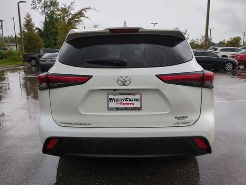 2021 Toyota Highlander LE