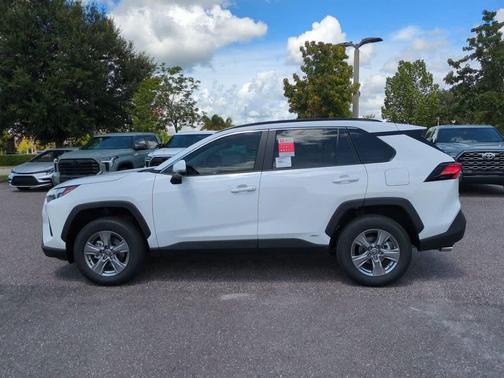 2025 Toyota RAV4 Hybrid XLE