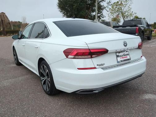 2022 Volkswagen Passat 2.0T SE