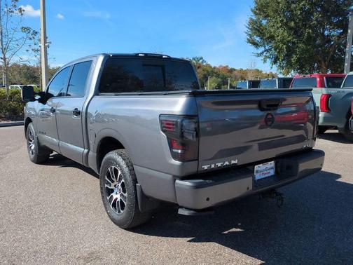 2021 Nissan Titan SV