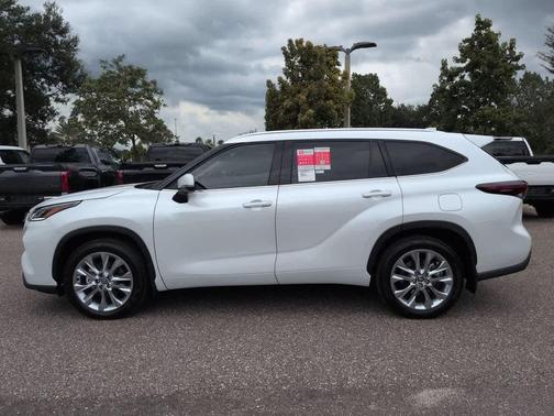 Wind Chill Pearl 2026 Toyota Highlander Limited