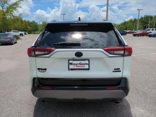 2021 Toyota RAV4 Hybrid SE