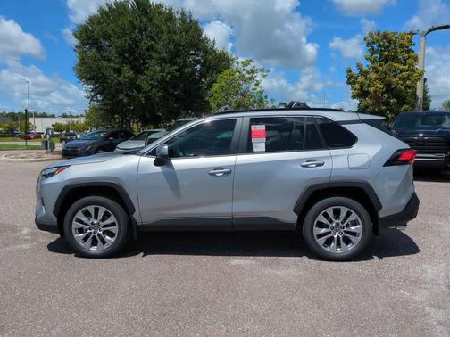 2025 Toyota RAV4 XLE Premium