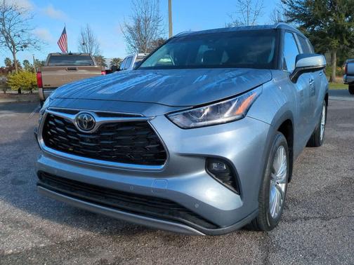 2024 Toyota Highlander Platinum