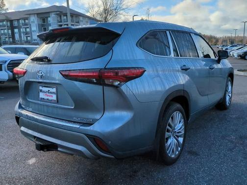 2024 Toyota Highlander Platinum