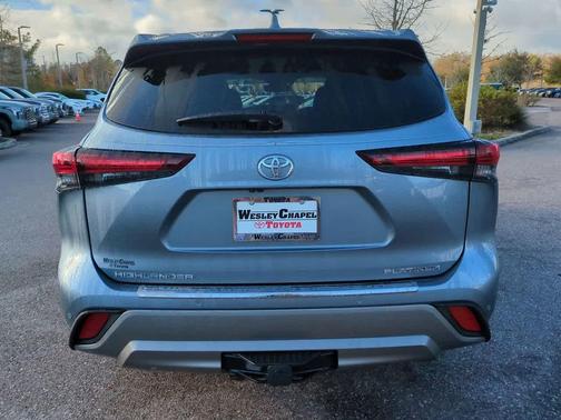 2024 Toyota Highlander Platinum
