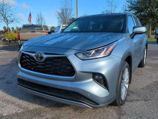 2024 Toyota Highlander Platinum