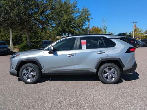 2025 Toyota RAV4 Hybrid XLE