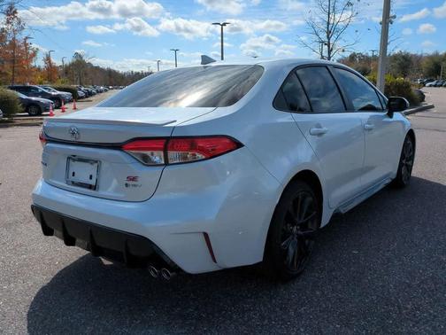 2026 Toyota Corolla Hybrid SE