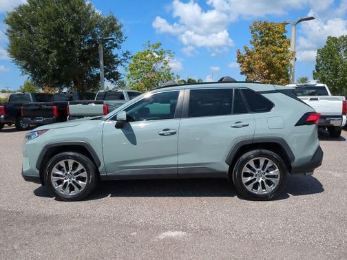 2021 Toyota RAV4 XLE Premium