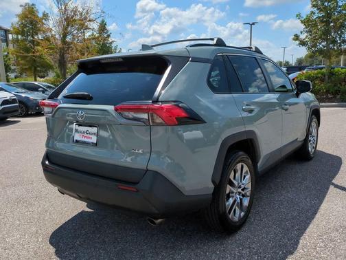 2021 Toyota RAV4 XLE Premium