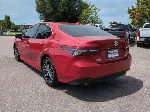 2024 Toyota Camry Hybrid XLE