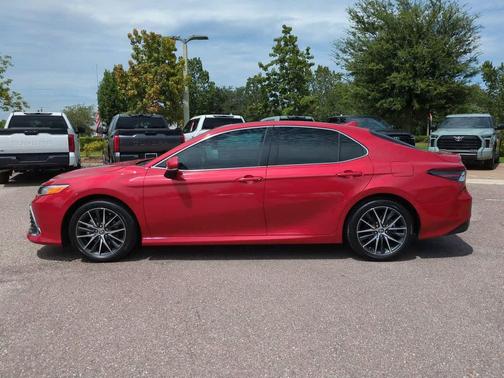 2024 Toyota Camry Hybrid XLE