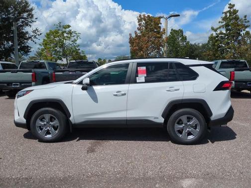 2025 Toyota RAV4 Hybrid XLE